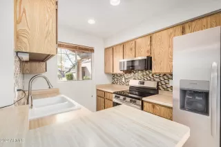 Photo #6: 6680576 Listing 