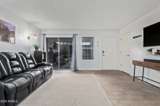 Photo #6: 6680695 Listing