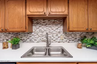 Photo #6: 6680785 Listing