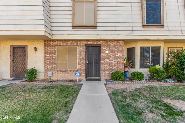 MLS: 6681048 Condo For Sale