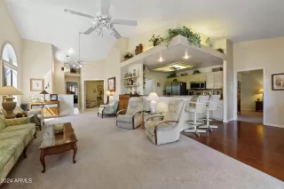 Photo #6: 6681176 Listing