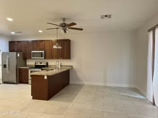 Photo #3: 6681297 Listing