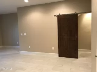 Photo #5: 6681297 Listing