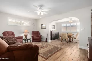 Photo #6: 6681537 Listing