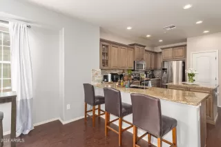 Photo #2: 6681544 Listing 