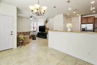 Photo #3: 6681639 Listing