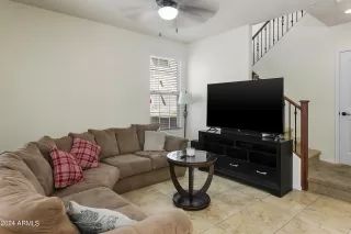 Photo #5: 6681639 Listing