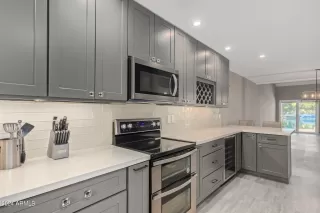 Photo #4: 6681689 Listing