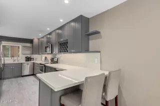 Photo #5: 6681689 Listing