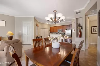 Photo #5: 6681810 Listing