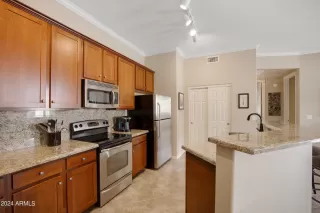 Photo #6: 6681810 Listing