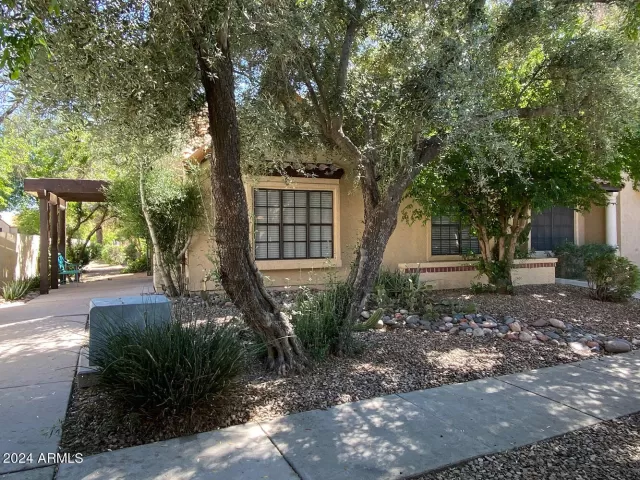 MLS: 6681836 Condo For Sale