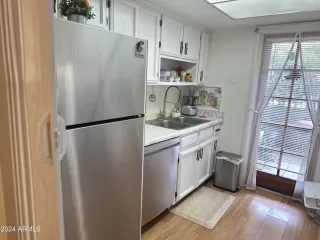 Photo #6: 6681848 Listing