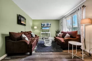 Photo #6: 6681902 Listing