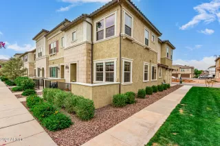 Photo #1: 6681913 Listing 