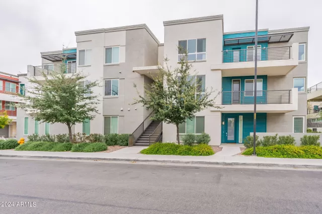 MLS: 6681966 Condo For Sale