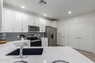 Photo #3: 6682084 Listing 