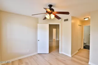 Photo #5: 6682183 Listing