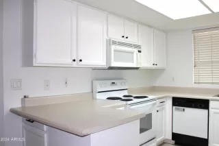 Photo #2: 6682398 Listing