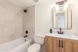 Photo #6: 6682509 Listing