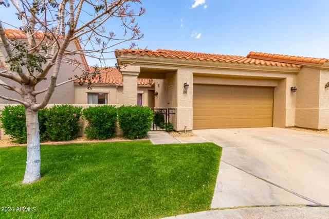 MLS: 6682766 Condo For Sale