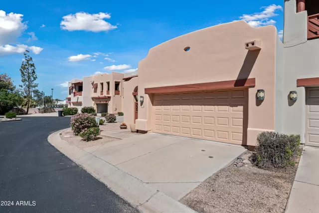 MLS: 6682915 Condo For Sale