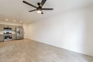 Photo #5: 6682965 Listing