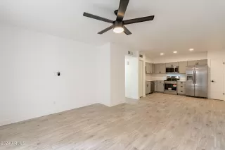 Photo #6: 6682965 Listing