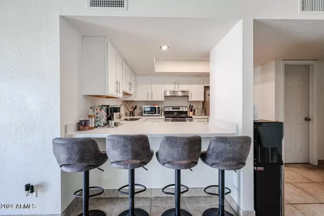 MLS: 6683035 Condo For Sale