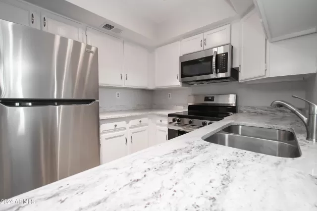 MLS: 6683273 Condo For Sale