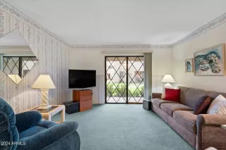 Photo #4: 6683286 Listing