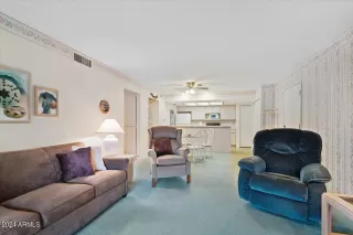 Photo #5: 6683286 Listing