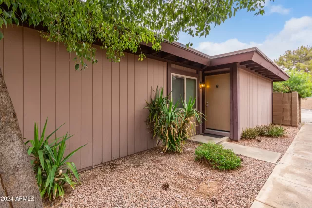 MLS: 6683387 Condo For Sale