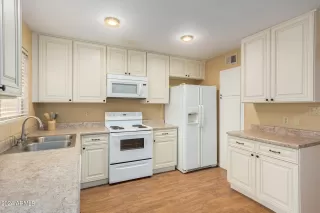 Photo #6: 6683387 Listing