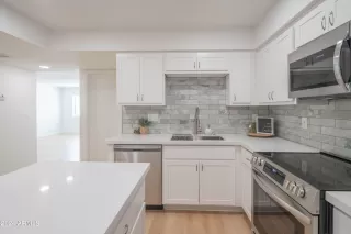 Photo #2: 6683435 Listing