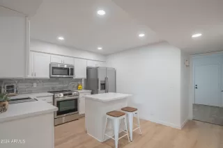 Photo #4: 6683435 Listing