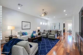 Photo #2: 6683820 Listing