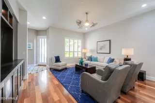 Photo #4: 6683820 Listing