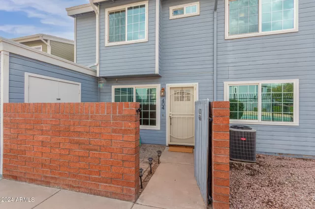 MLS: 6683848 Condo For Sale