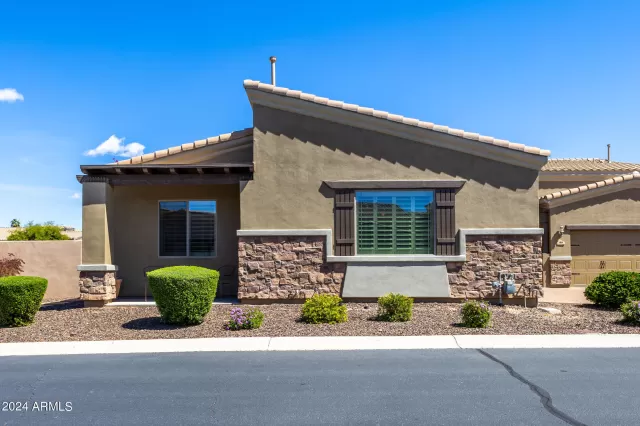 MLS: 6683969 Condo For Sale