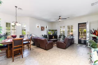 Photo #4: 6683969 Listing