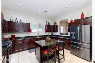 Photo #5: 6683969 Listing