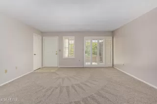 Photo #5: 6683970 Listing 