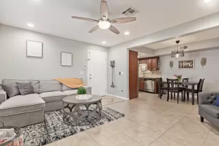 Photo #4: 6684243 Listing