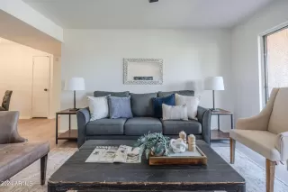 Photo #5: 6684513 Listing