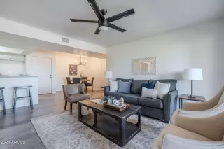 Photo #6: 6684513 Listing