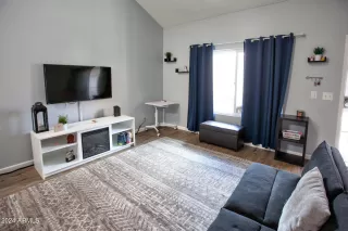 Photo #3: 6684734 Listing