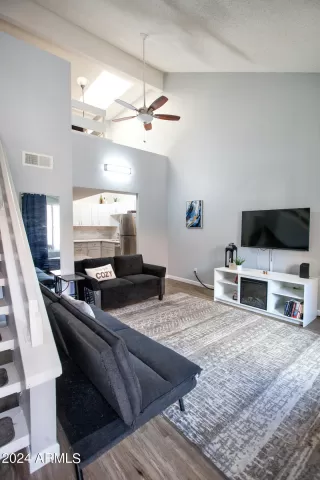 Photo #6: 6684734 Listing