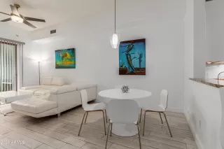 Photo #6: 6685169 Listing 