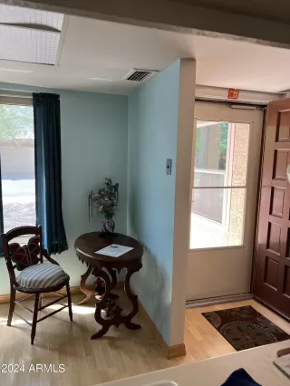 Photo #4: 6685953 Listing